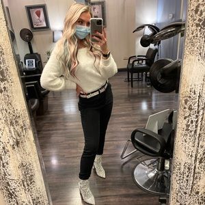 Meet your Posher, Caitlin